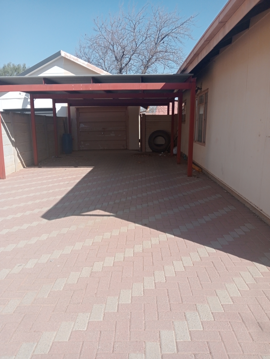 3 Bedroom Property for Sale in Riebeeckstad Free State